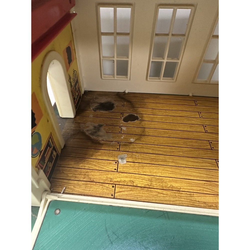 Vintage Fisher-Price #923 Small People School house - school only - Picture 4 of 12